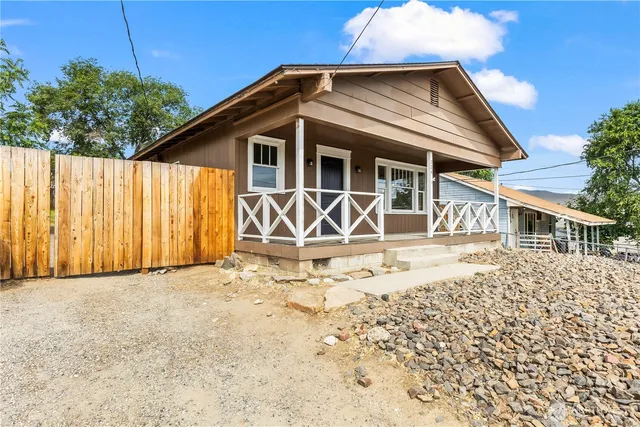 $385,000 | 724 South Chelan Avenue, Wenatchee, WA 98801