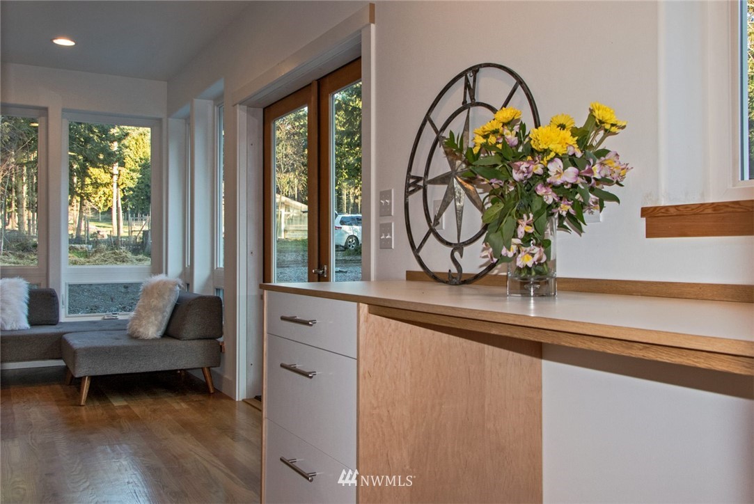 172 Haada Laas Road Port Townsend, WA 98368 - Photo 3 of 25 Gallery Image 3