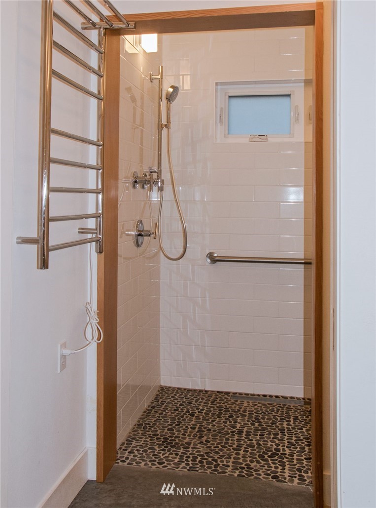 172 Haada Laas Road Port Townsend, WA 98368 - Photo 10 of 25 Gallery Image 10