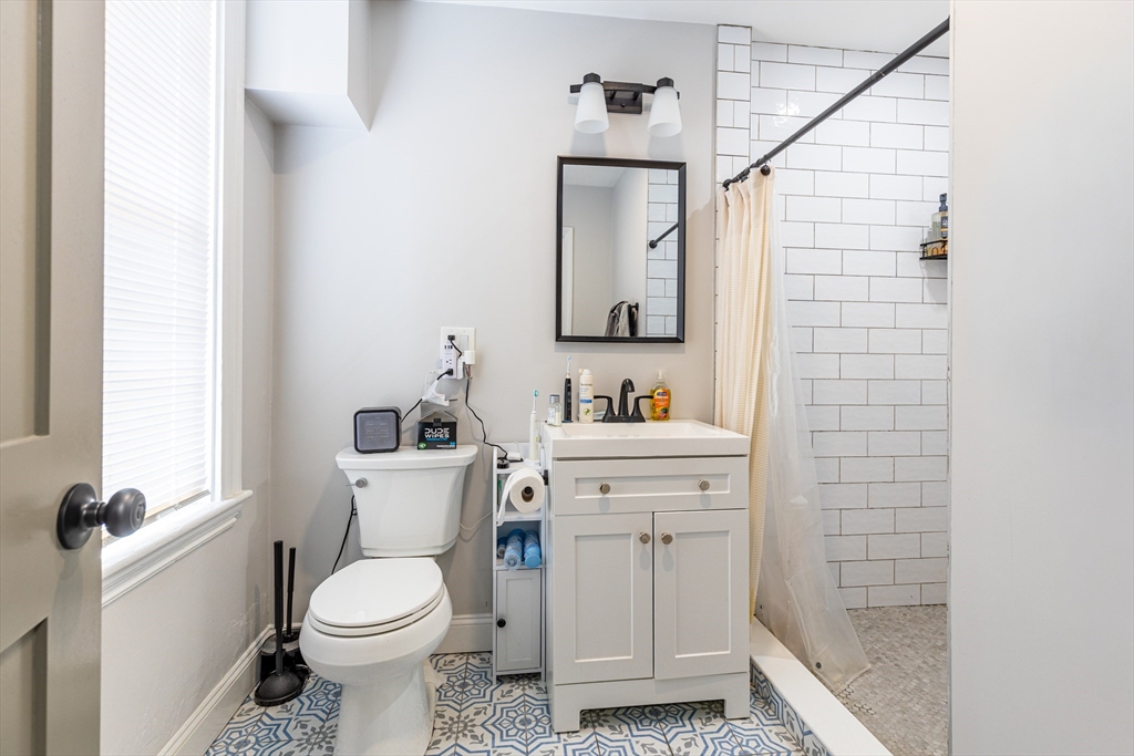 628 East 6th Street, Unit 2 Boston, MA 02127 - Photo 15 of 20