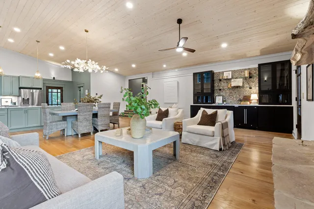 $989,000 | 1815 Lula Lake Road, Lookout Mountain, GA 30750