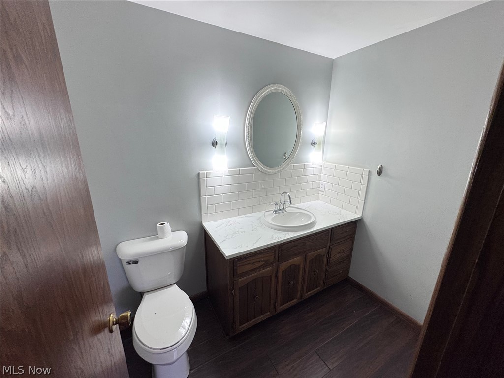 8615 Eberhart Road Northwest Dover, OH 44622 - Photo 24 of 38 1/2 bathroom in bedroom 3