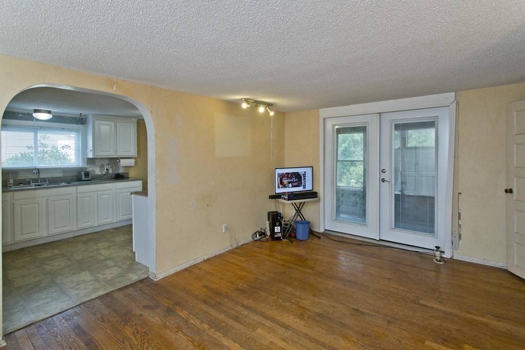 48 Jones Ferry Road Chicopee, MA 01013 - Photo 20 of 42 Gallery Image 20