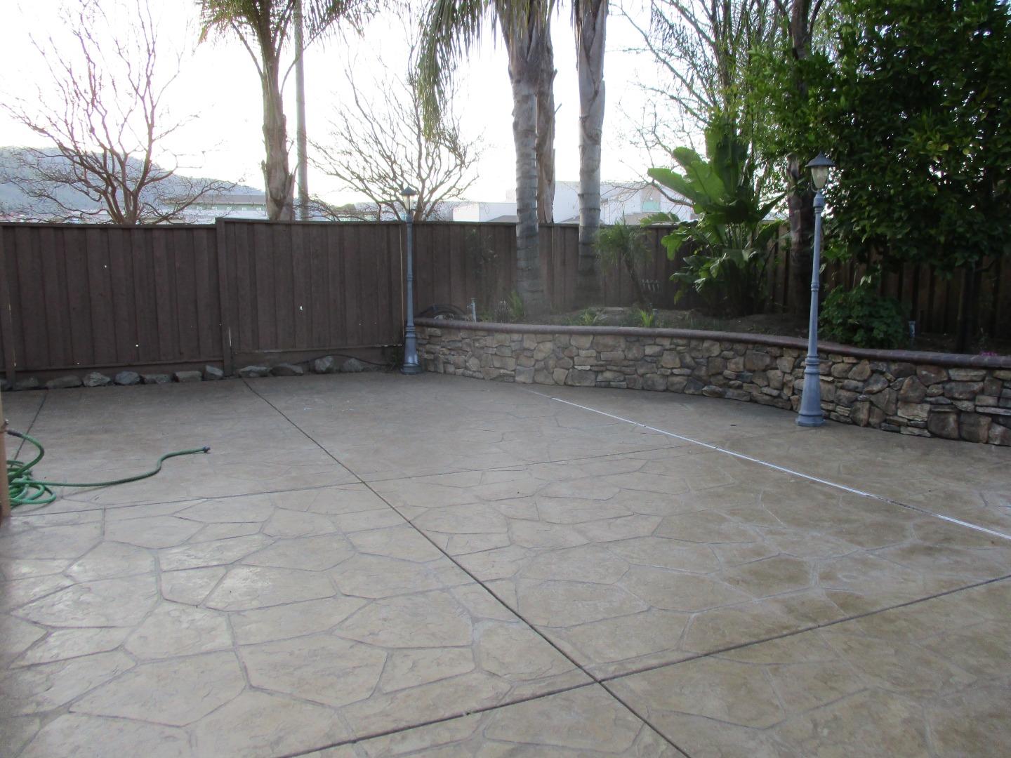 995 Brook Way Gilroy, CA 95020 - Photo 19 of 42 a backyard of a house