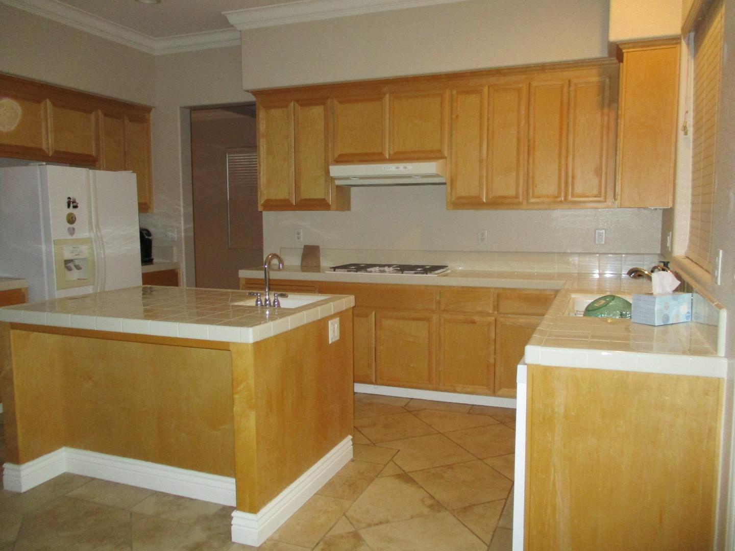 995 Brook Way Gilroy, CA 95020 - Photo 6 of 42 a utility room with washer and dryer