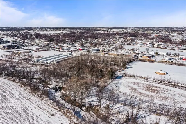 $450,000 | 115 East Old Us 40 Highway, Grain Valley, MO 64029