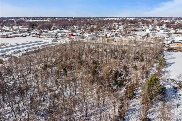 $450,000 | 115 East Old Us 40 Highway, Grain Valley, MO 64029