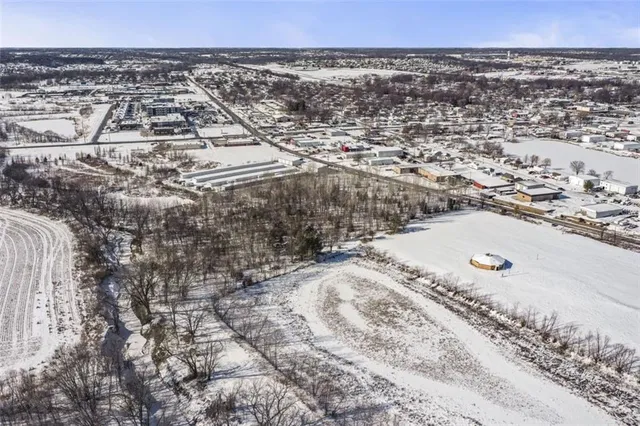 $450,000 | 115 East Old Us 40 Highway, Grain Valley, MO 64029