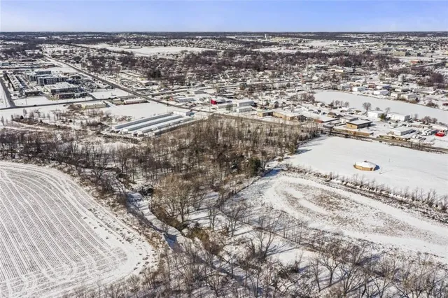 $450,000 | 115 East Old Us 40 Highway, Grain Valley, MO 64029