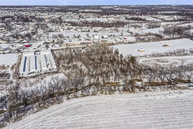 $450,000 | 115 East Old Us 40 Highway, Grain Valley, MO 64029