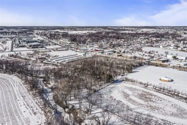 $450,000 | 115 East Old Us 40 Highway, Grain Valley, MO 64029