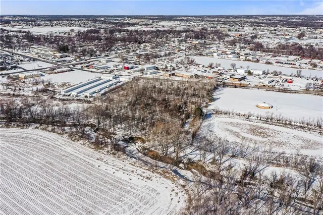 $450,000 | 115 East Old Us 40 Highway, Grain Valley, MO 64029