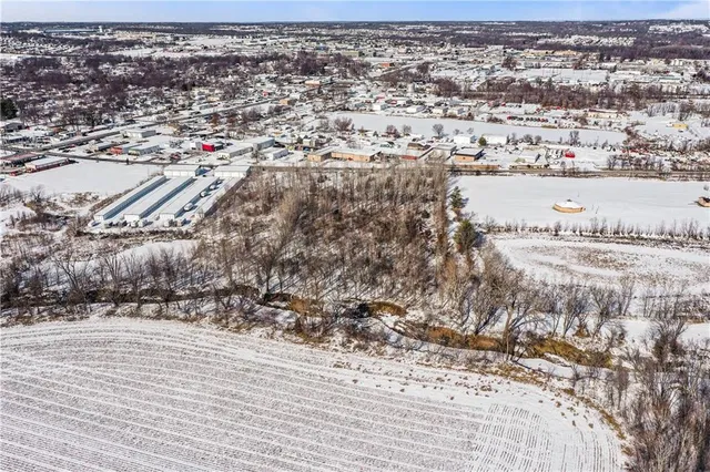 $450,000 | 115 East Old Us 40 Highway, Grain Valley, MO 64029