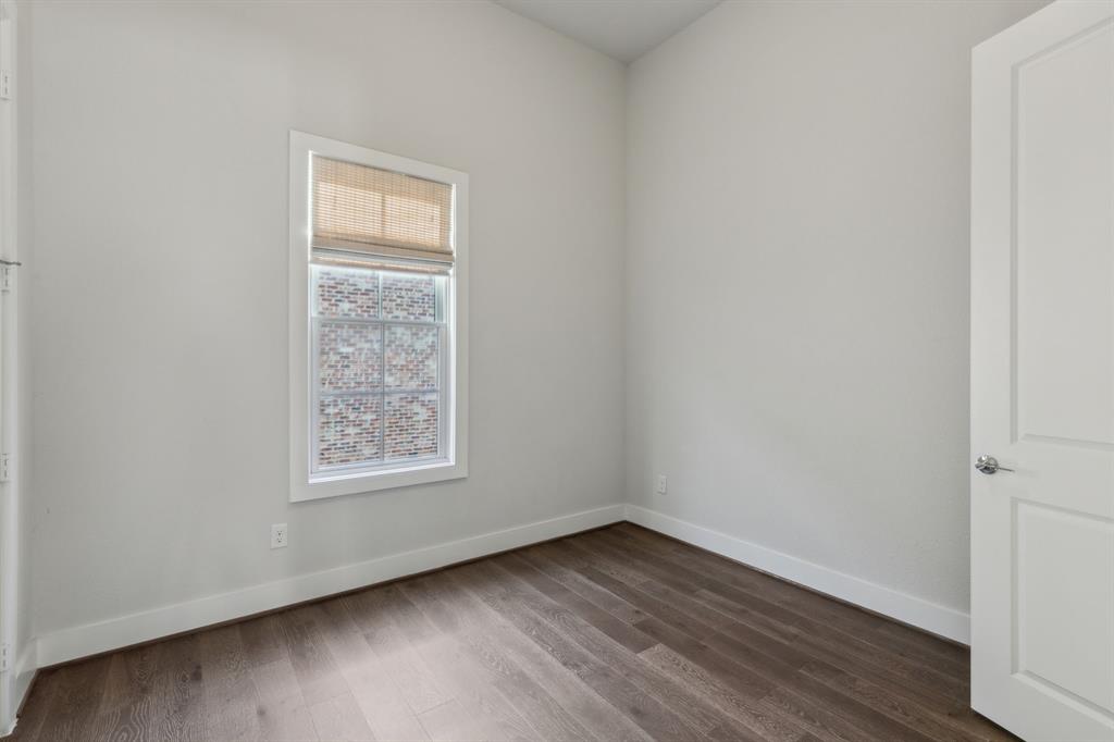 14955 Oak Street Addison, TX 75001 - Photo 14 of 39