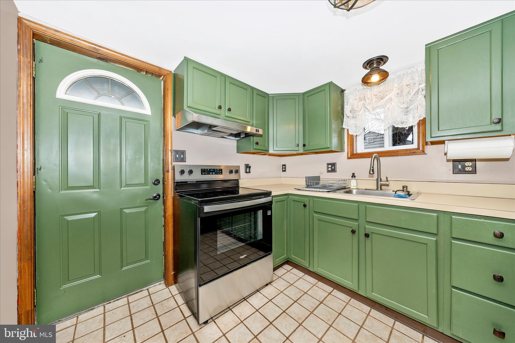 108 Water Street Frederick, MD 21701 - Photo 15 of 60 Kitchen