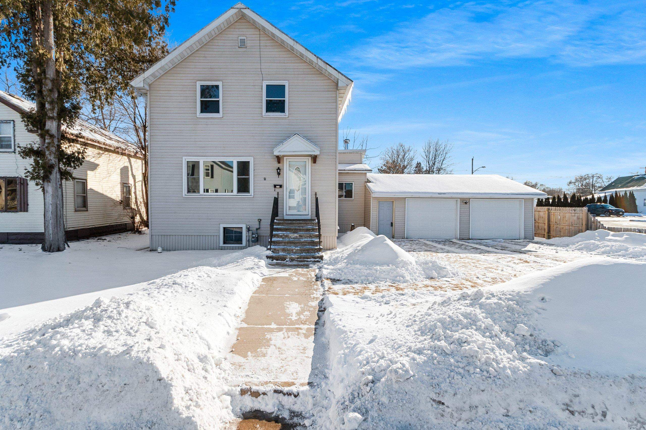 214 Baldwin Street Oconto, WI 54153 - Photo 1 of 29