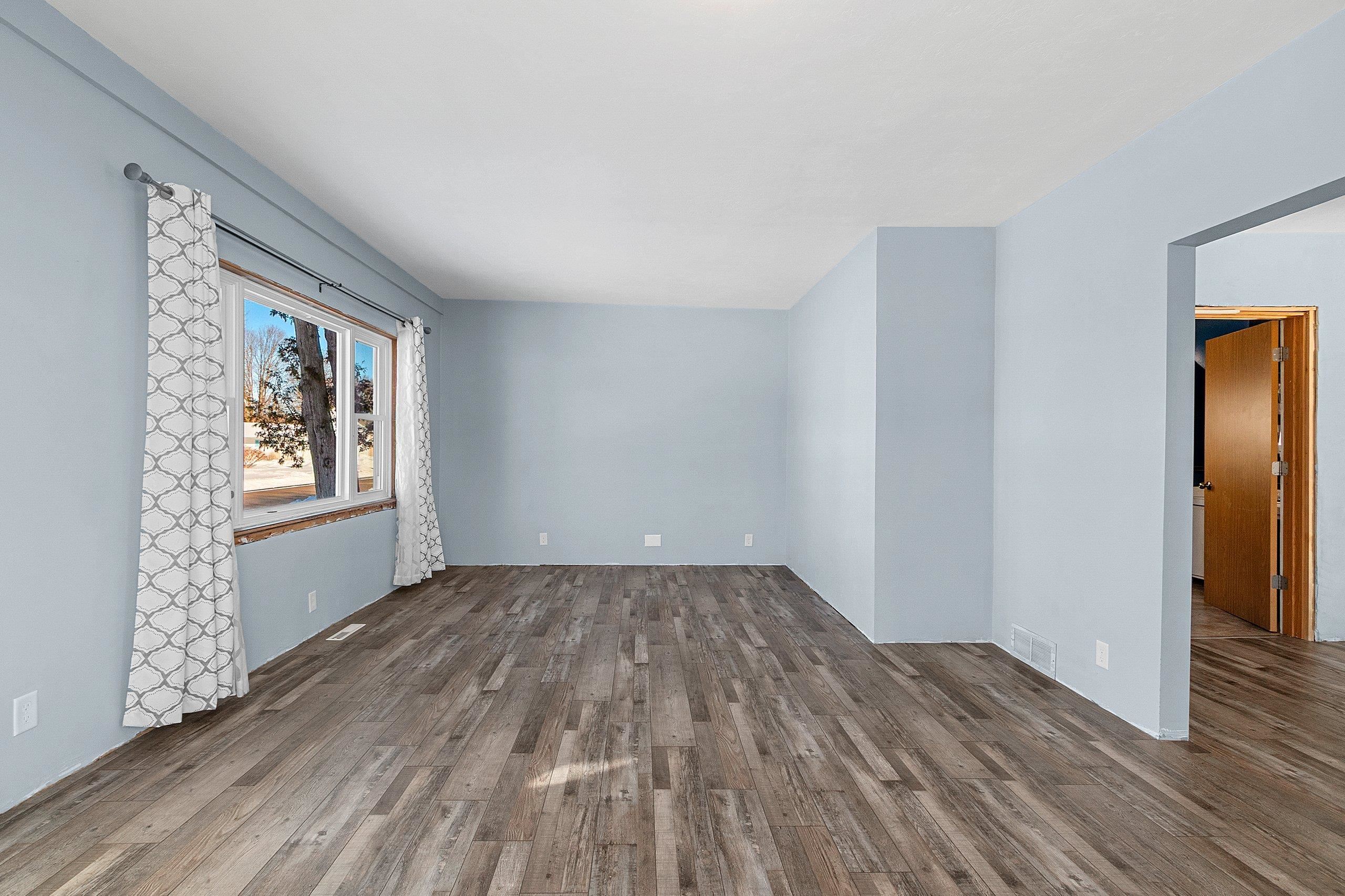 214 Baldwin Street Oconto, WI 54153 - Photo 5 of 29