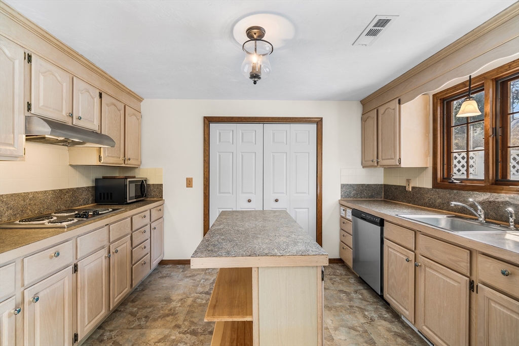 15 Pine Valley Road Barnstable, MA 02601 - Photo 9 of 36