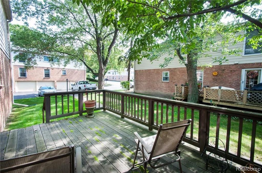 513 East University Drive, Unit 703 Rochester, MI 48307 - Photo 2 of 23
