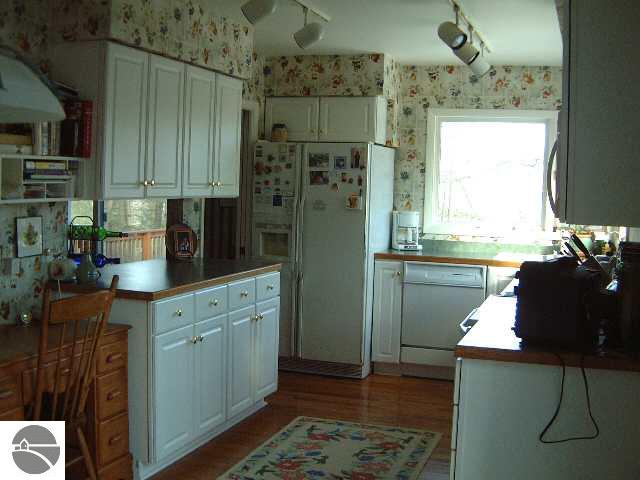 2879 Holiday Pines Road Traverse City, MI 49686 - Photo 6 of 9 1661602-5.JPG