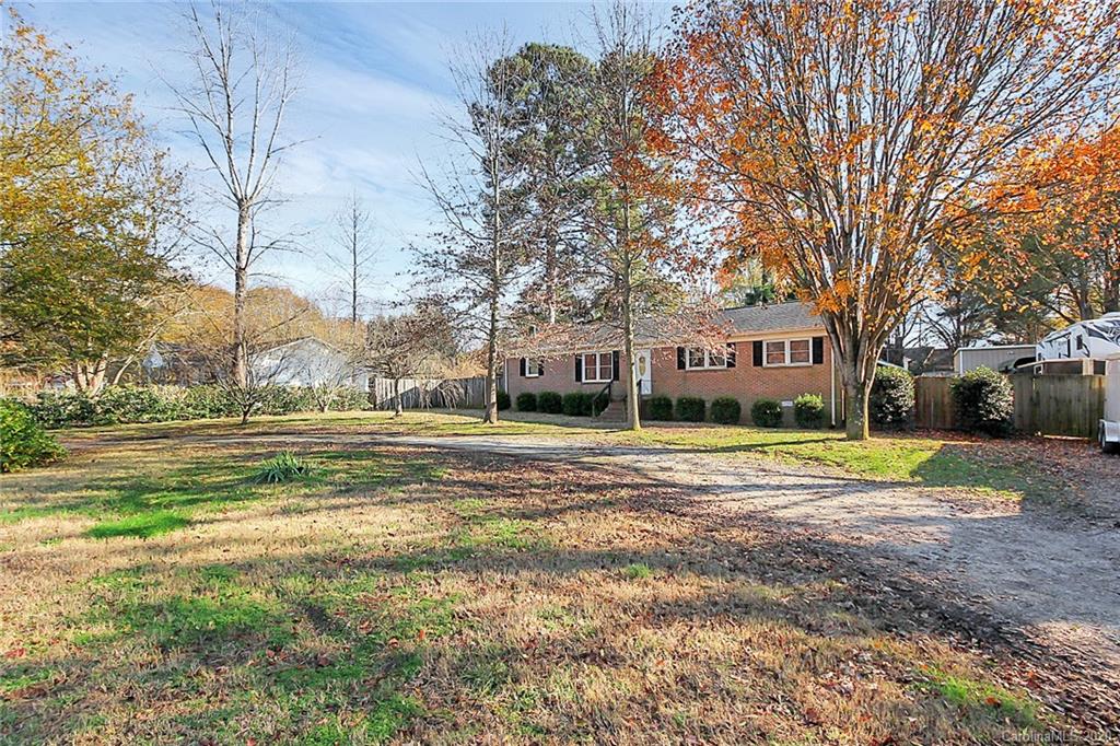 1177 Hensley Road Fort Mill, SC 29715 - Photo 2 of 26