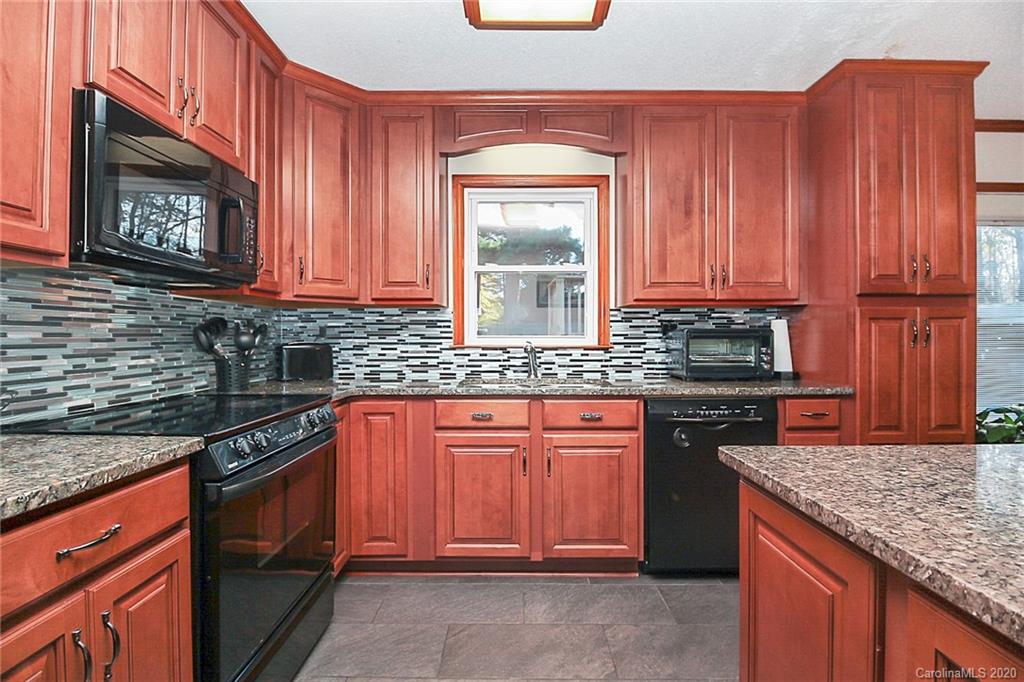 1177 Hensley Road Fort Mill, SC 29715 - Photo 13 of 26