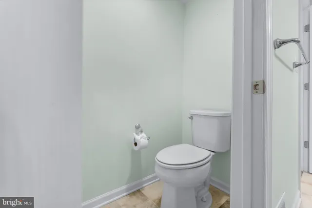 a bathroom with a toilet