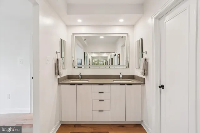 $775,000 | 4550 North Park Avenue, Unit 208, Chevy Chase, MD 20815