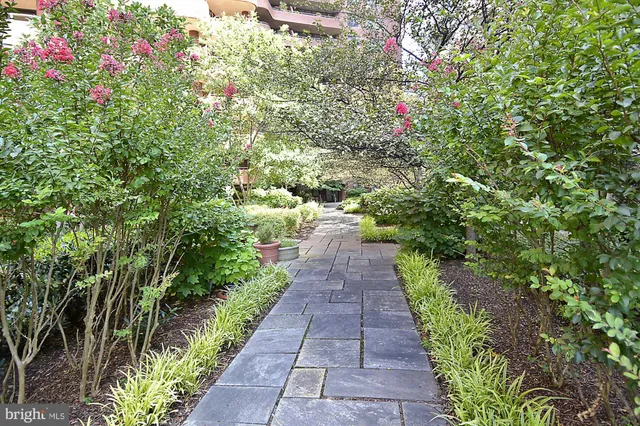 $775,000 | 4550 North Park Avenue, Unit 208, Chevy Chase, MD 20815