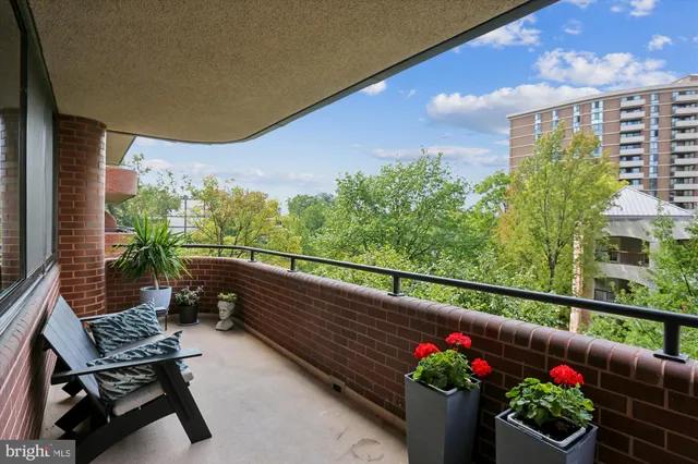 $775,000 | 4550 North Park Avenue, Unit 208, Chevy Chase, MD 20815