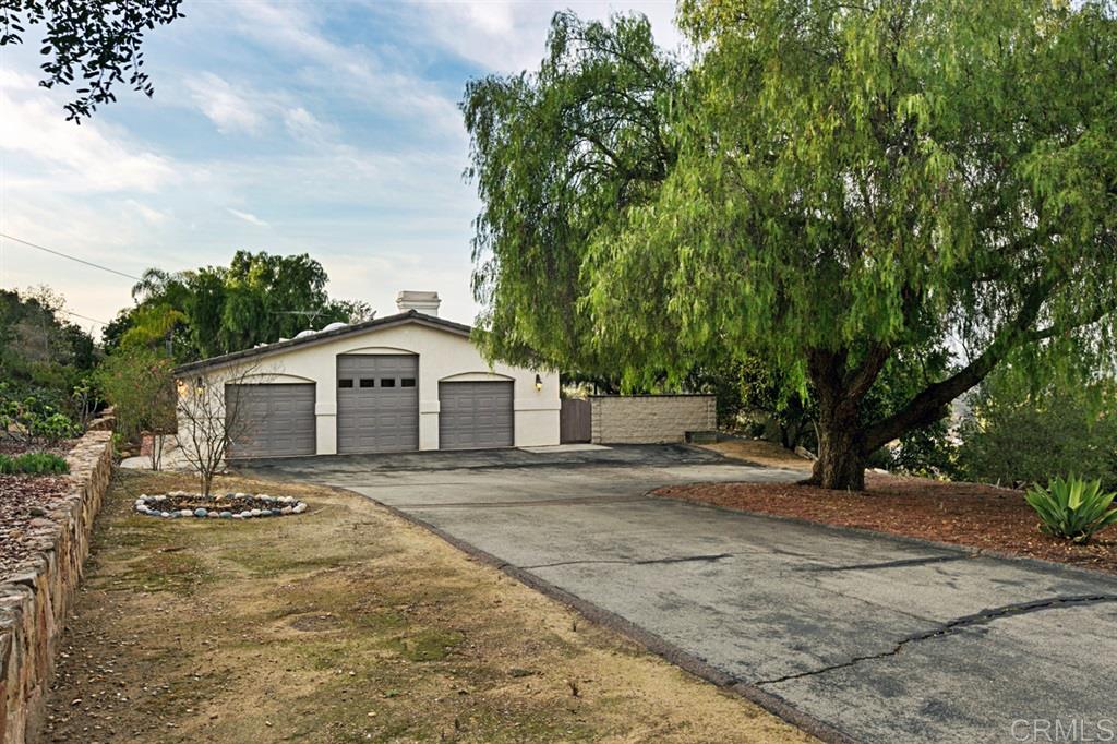 30637 Roadrunner Ridge Valley Center, CA 92082 - Photo 3 of 24 Gallery Image 3