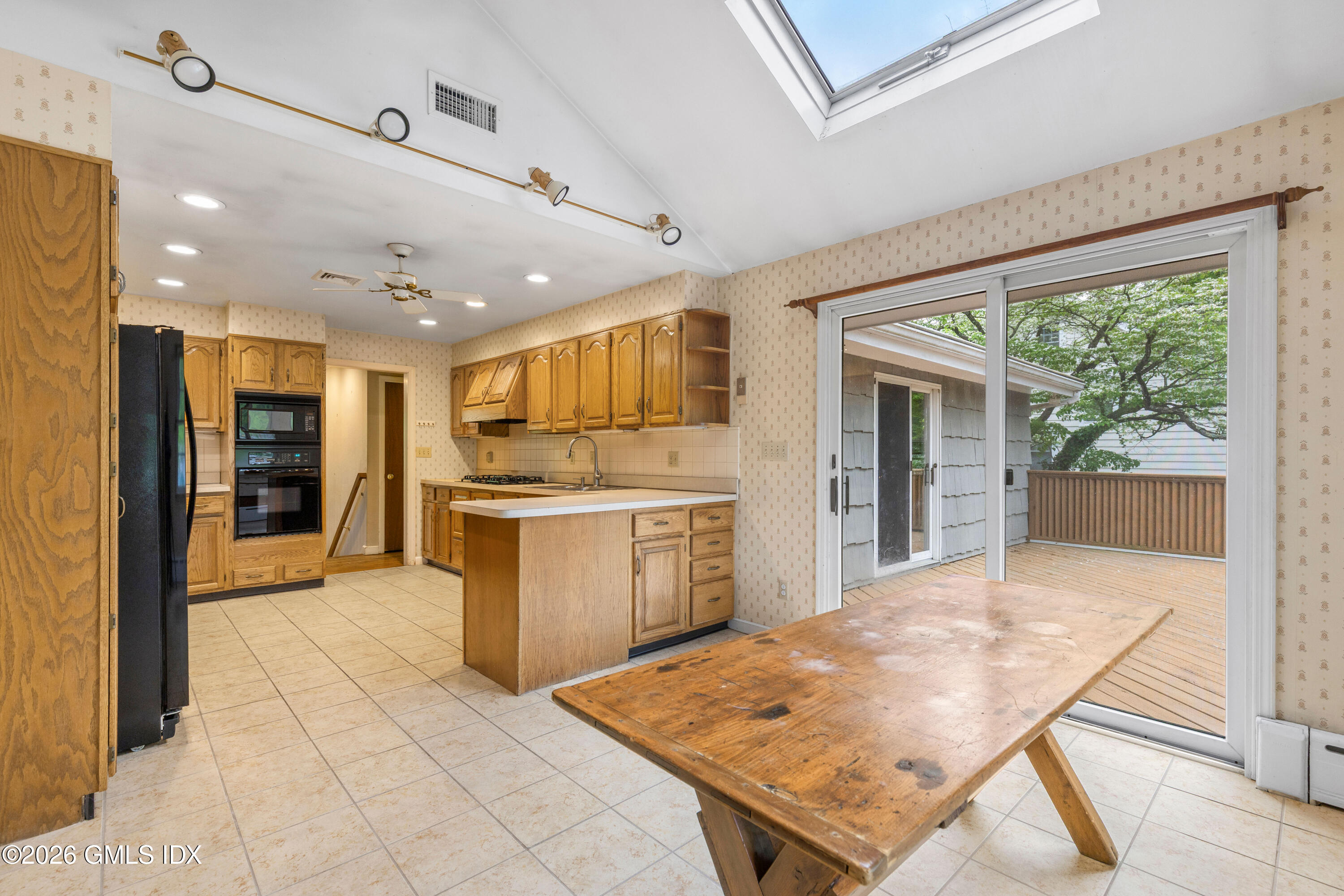 34 Ridge Road Cos Cob, CT 06807 - Photo 6 of 12 12-555A3172a