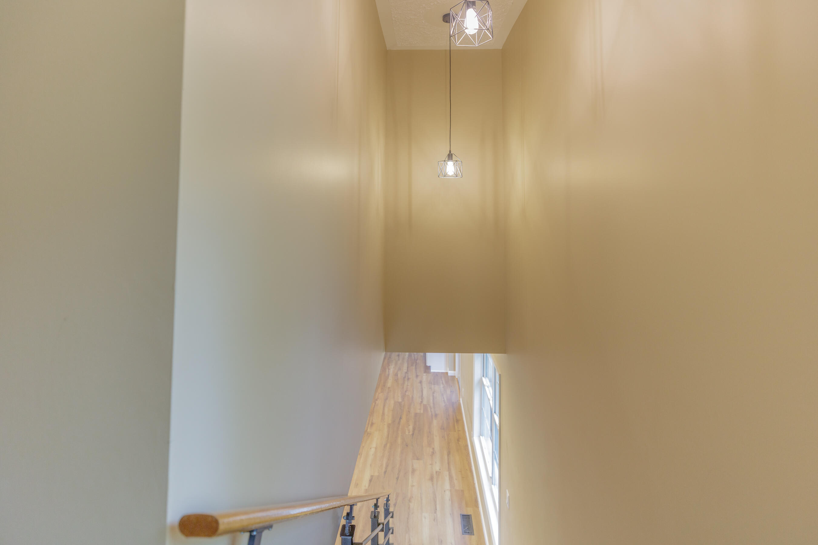 102 Bandy Road LaFayette, GA 30728 - Photo 20 of 40 Top of Stairs