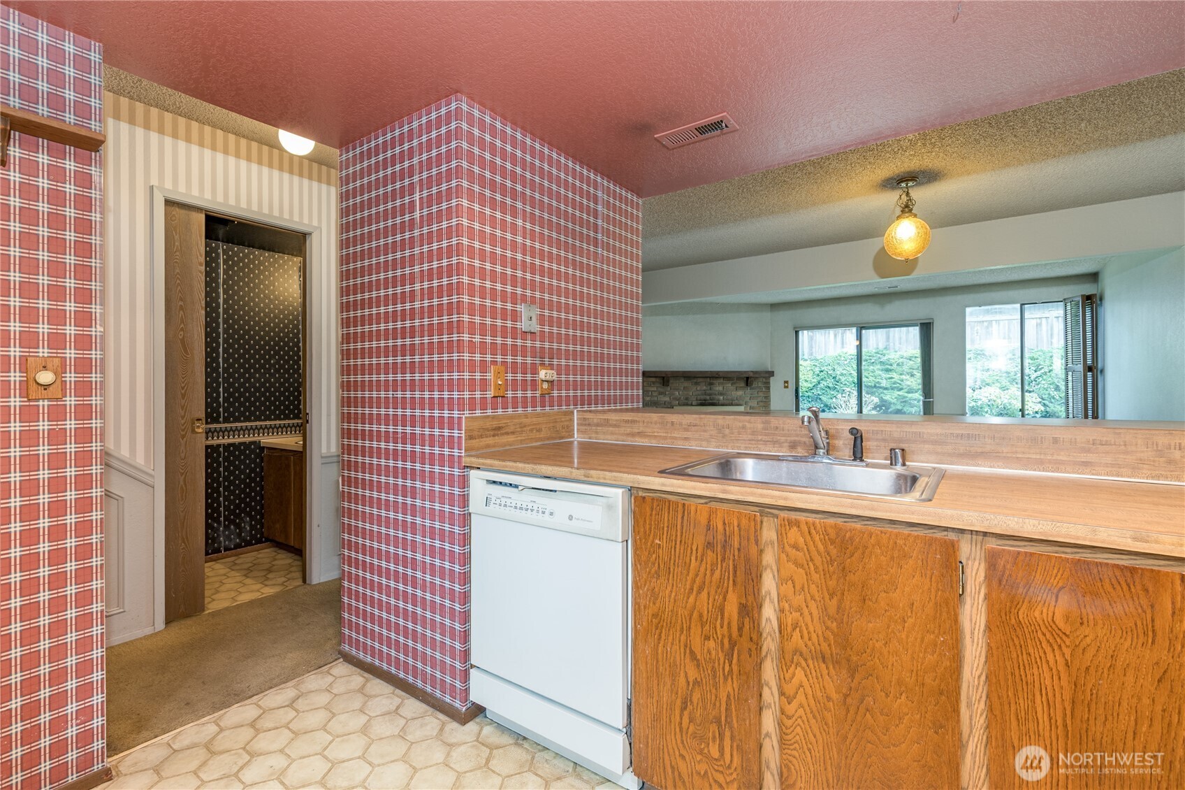317 Southwest 112th Street, Unit 302 Seattle, WA 98146 - Photo 16 of 22