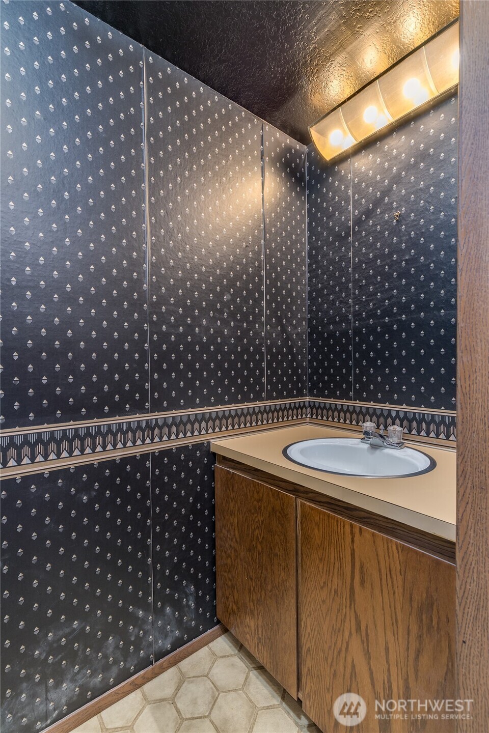 317 Southwest 112th Street, Unit 302 Seattle, WA 98146 - Photo 17 of 22