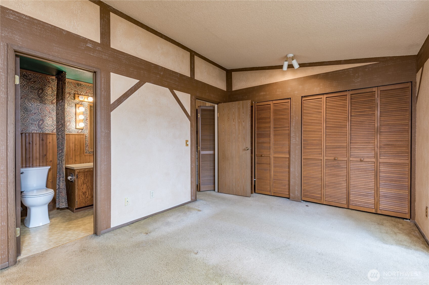317 Southwest 112th Street, Unit 302 Seattle, WA 98146 - Photo 19 of 22