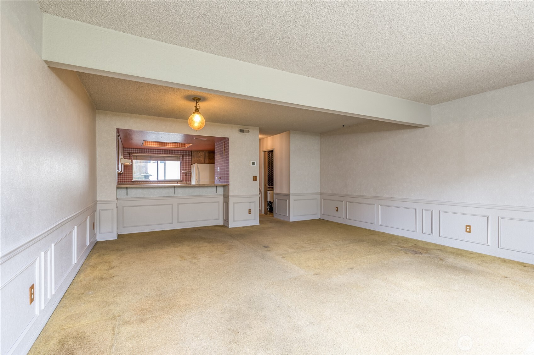 317 Southwest 112th Street, Unit 302 Seattle, WA 98146 - Photo 3 of 22