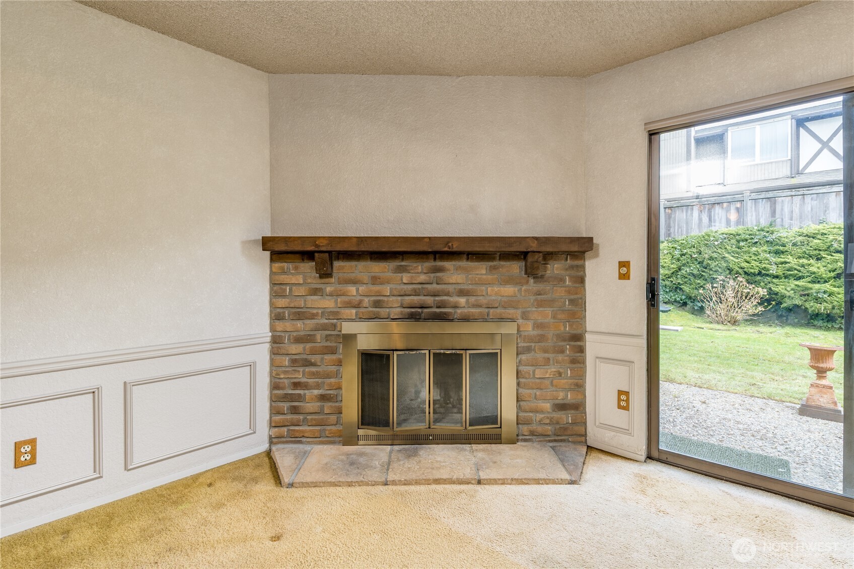 317 Southwest 112th Street, Unit 302 Seattle, WA 98146 - Photo 4 of 22