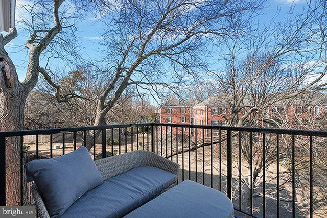 $415,000 | 4817 31st Street South, Unit C1, Arlington, VA 22206