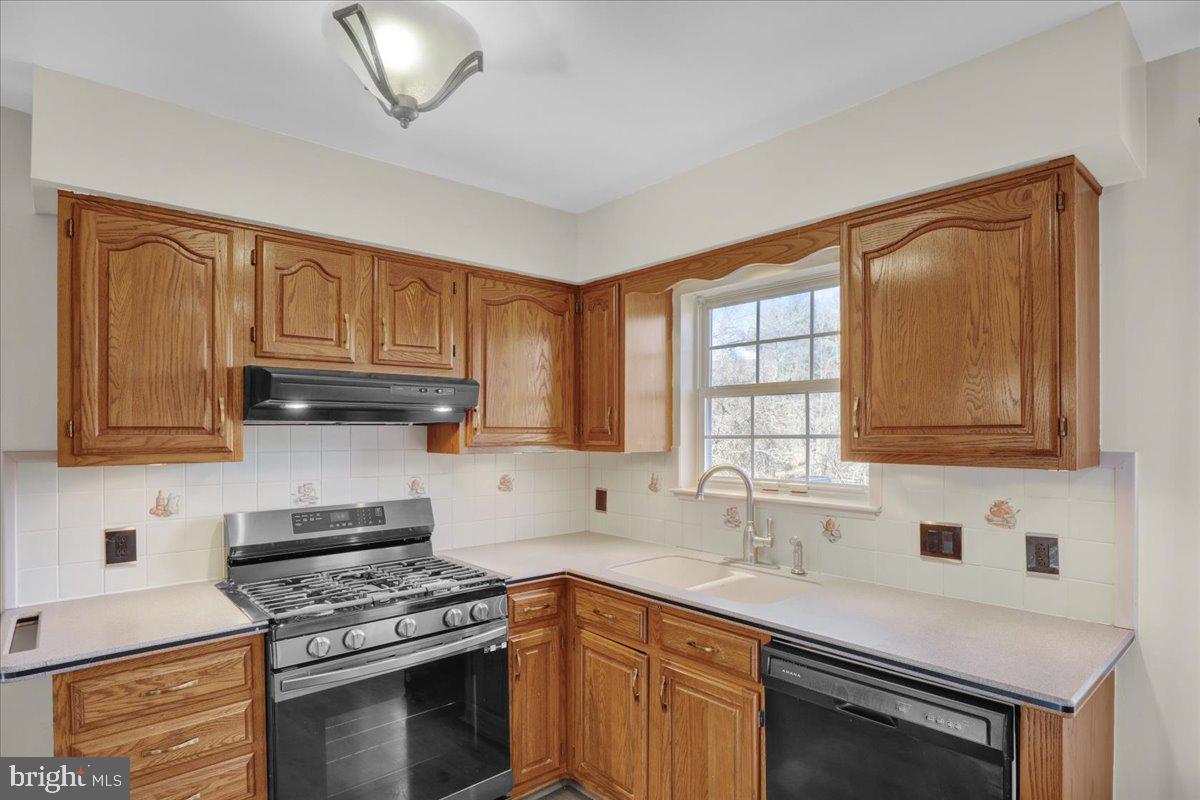 225 Eden Road Etters, PA 17319 - Photo 14 of 38 Gallery Image 14