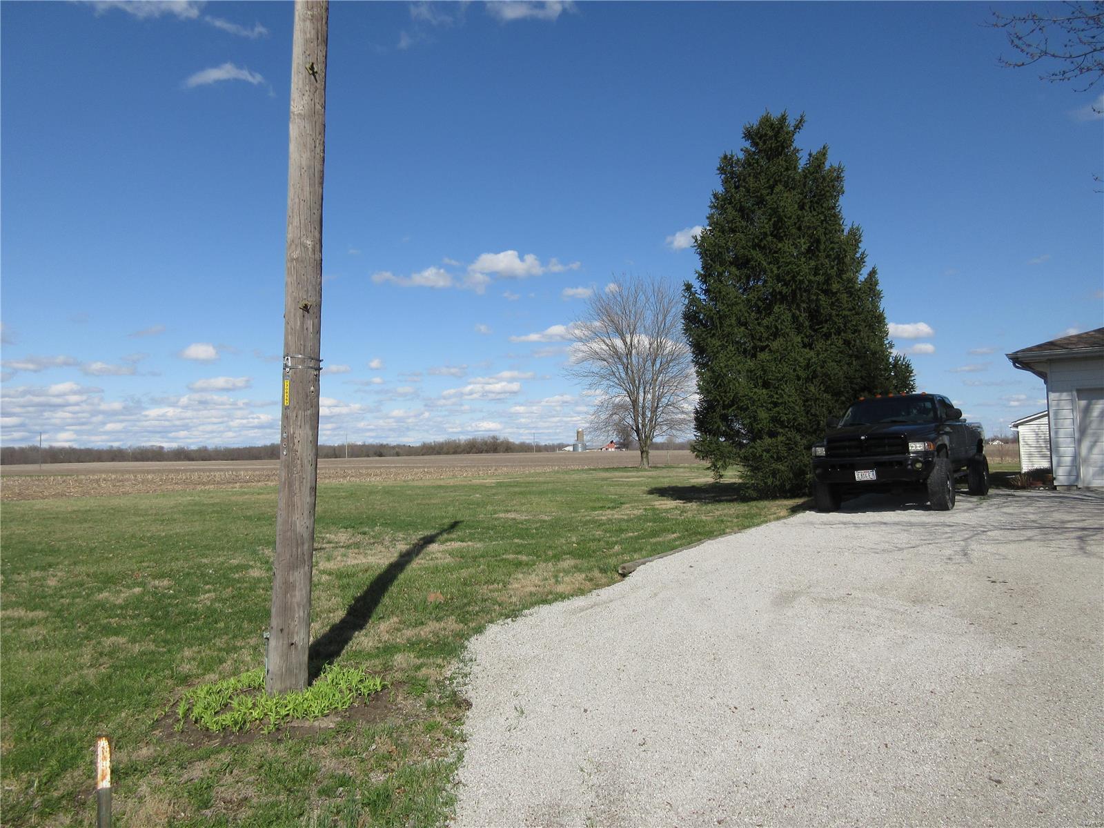 8532 Prairietown Road Dorsey, IL 62021 - Photo 15 of 19