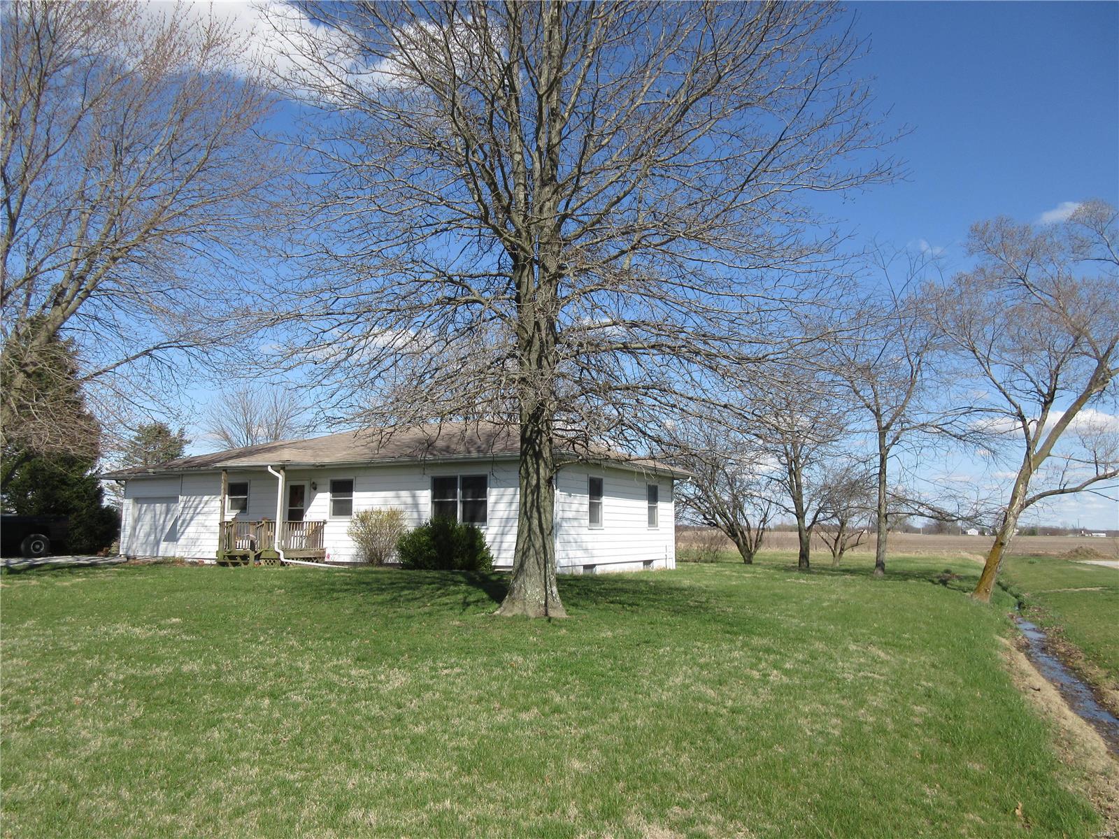 8532 Prairietown Road Dorsey, IL 62021 - Photo 16 of 19