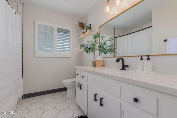 $6,000 | 4536 East Calle Redonda, Phoenix, AZ 85018