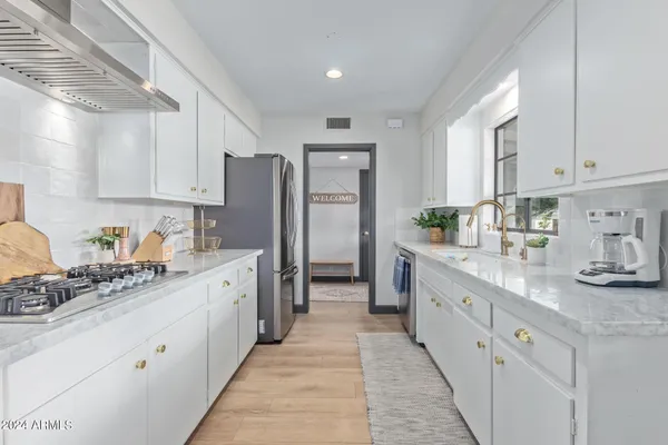 $6,000 | 4536 East Calle Redonda, Phoenix, AZ 85018