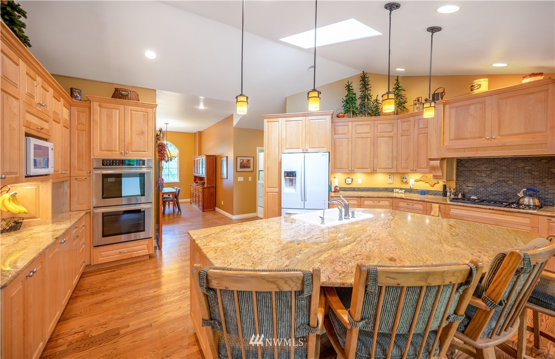 2375 Burk Road Blaine, WA 98230 - Photo 14 of 40