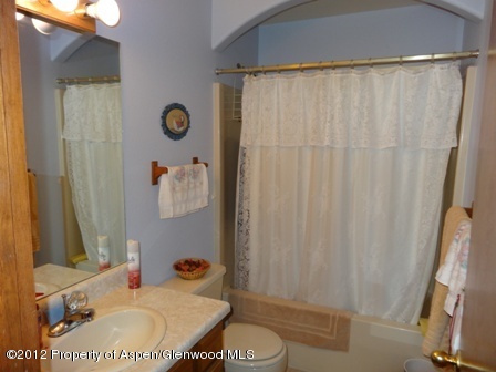 616 Ginseng Road New Castle, CO 81647 - Photo 4 of 9 guest bathroom