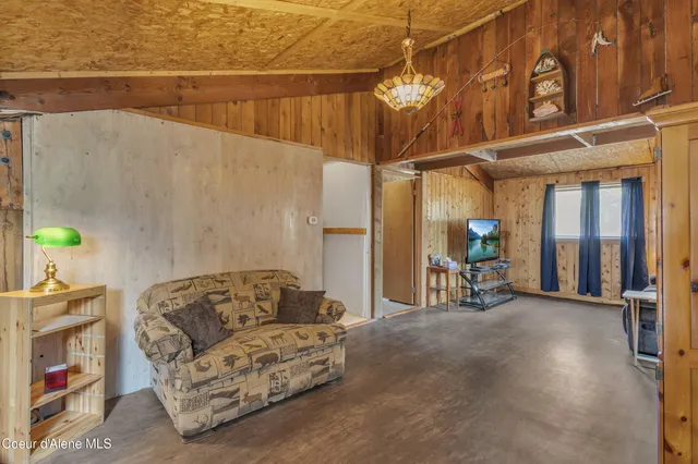 $499,900 | 396 Wakena Lane, Priest River, ID 83856