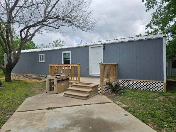 $1,300 | 723-rr Alamo Street, Rosenberg, TX 77471