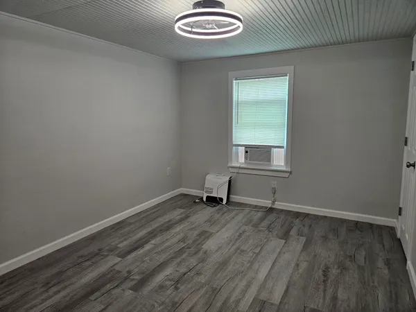 $1,300 | 723-rr Alamo Street, Rosenberg, TX 77471