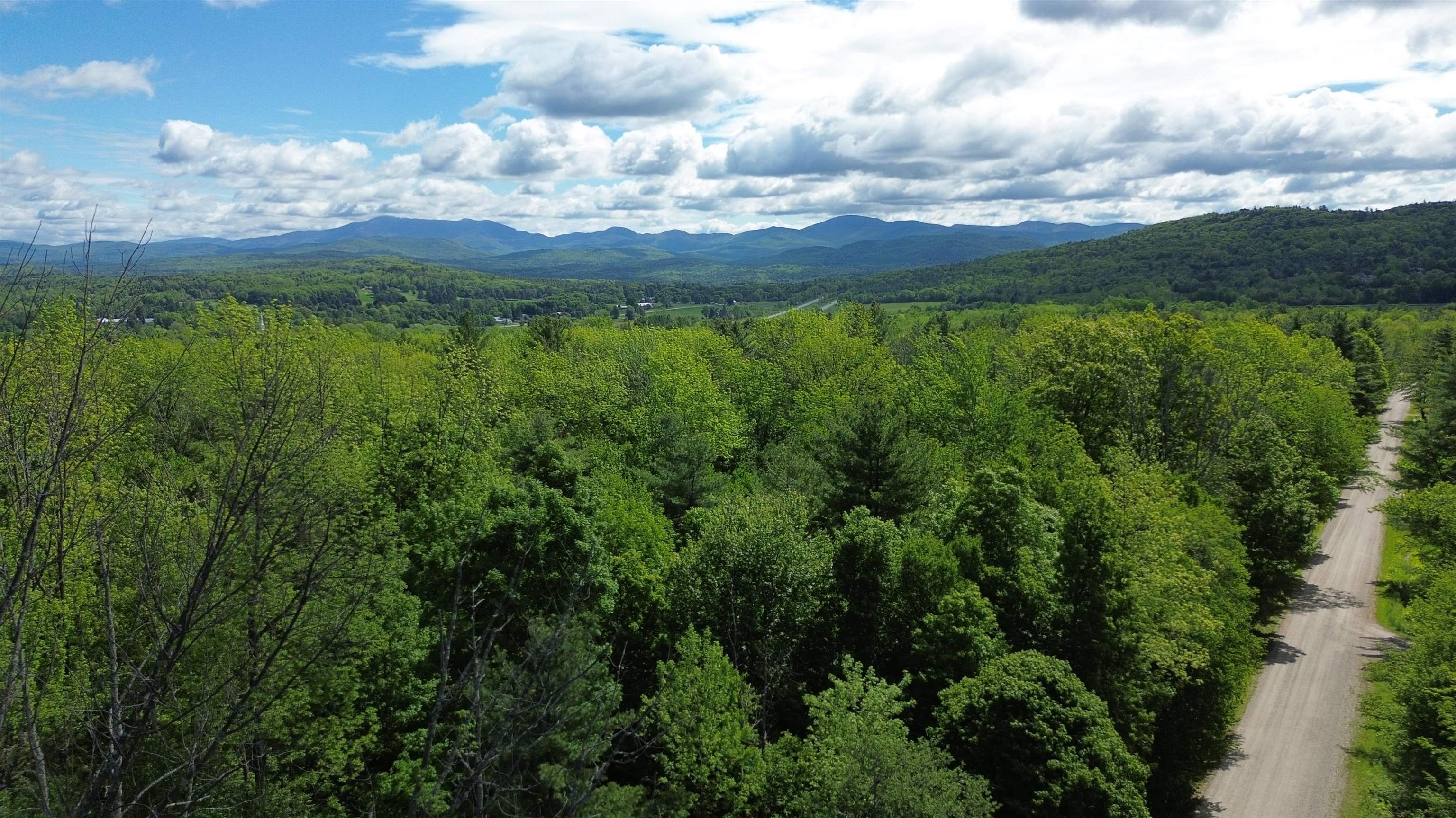 450 Oak Hill Road Williston, VT 05495 - Photo 3 of 16